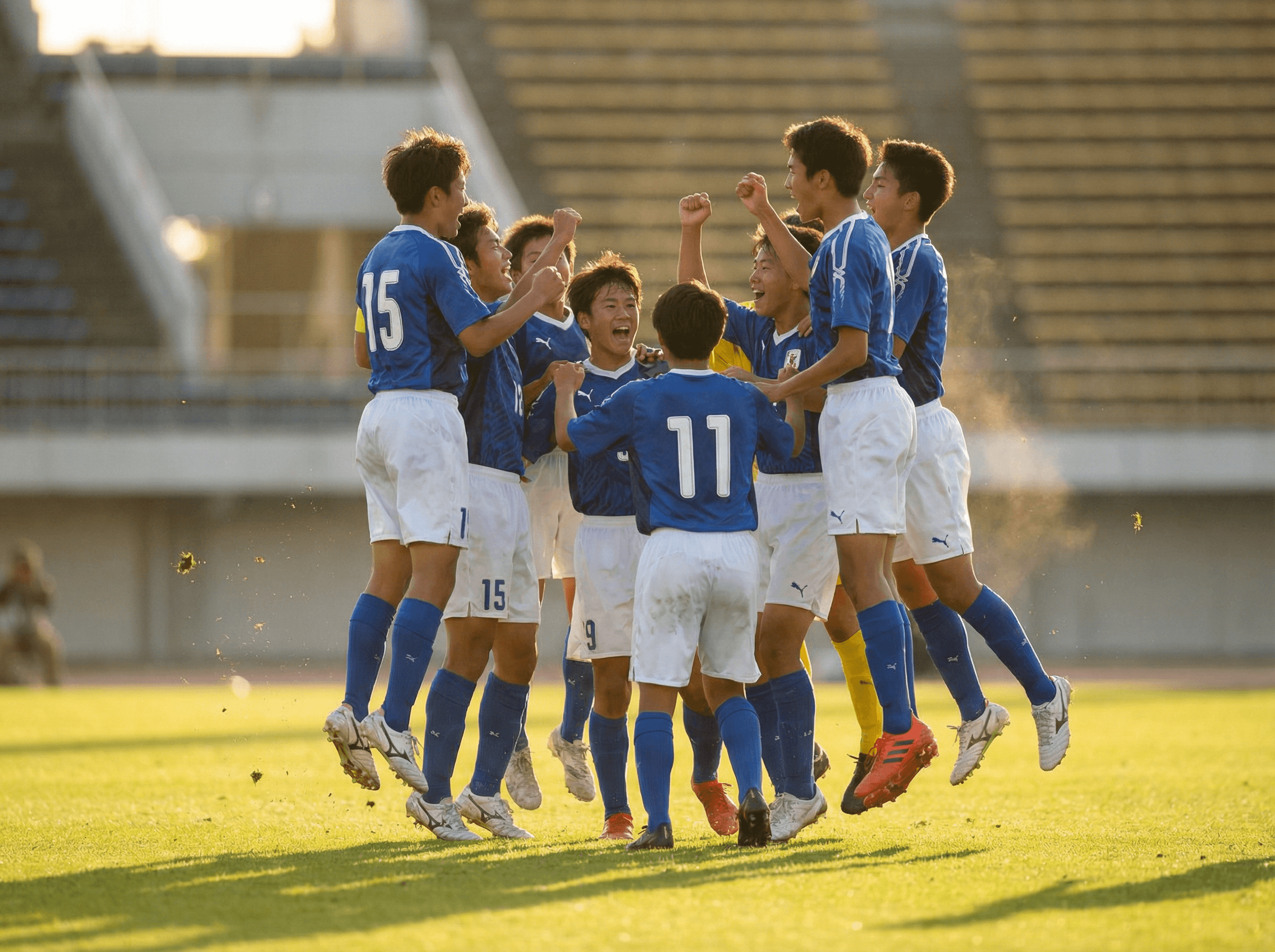 勝利の爆発、競り合いに勝つ躍動感ある選手